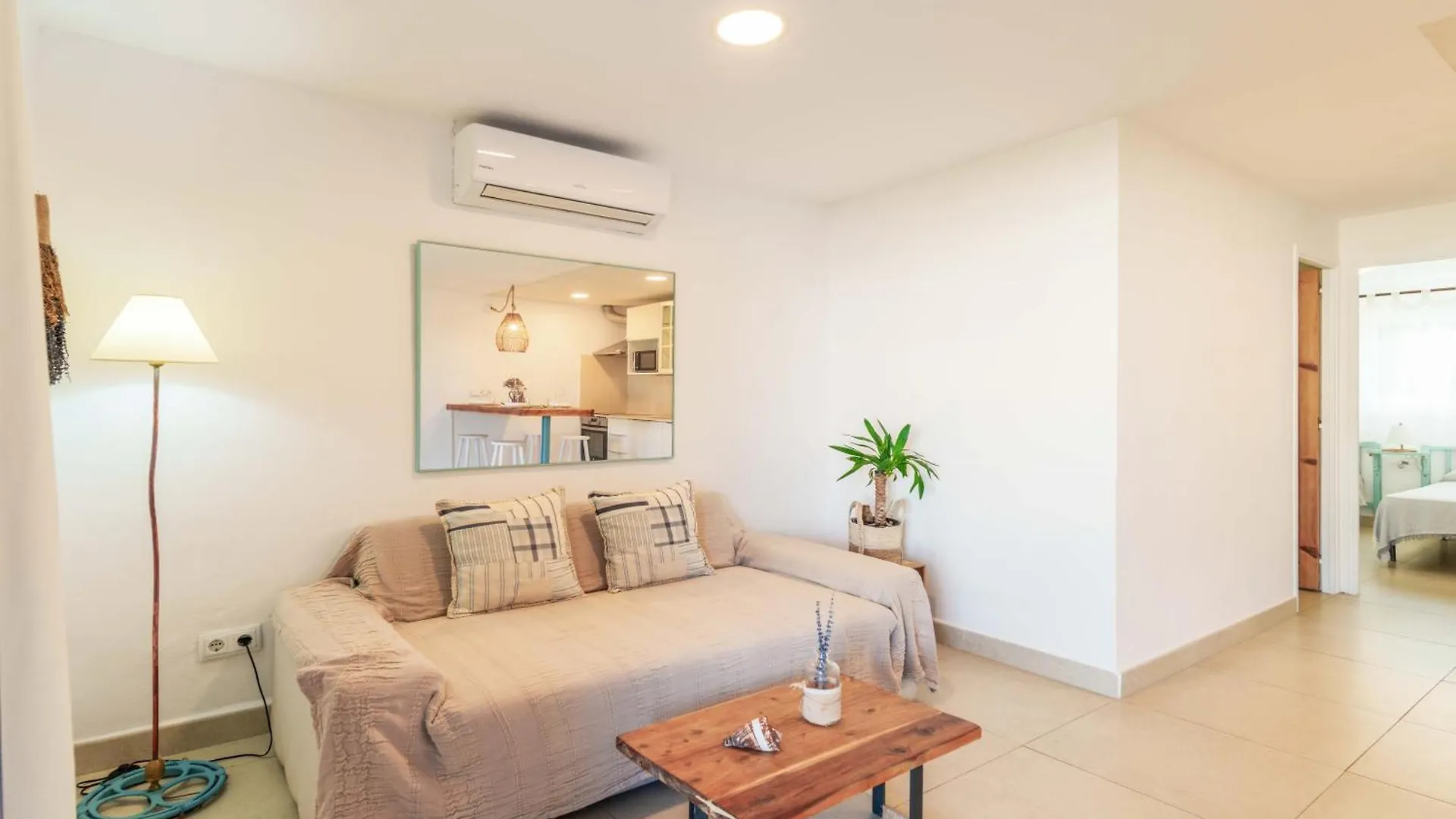 Casa Faro - Tranquilidad Y Belleza A Pasos Del Mar Apartment Cala'N Bosch  Spain